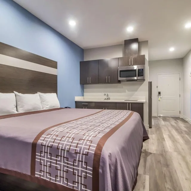 غرفة بسرير كينج، Studio6 Deer Park, TX 4/9