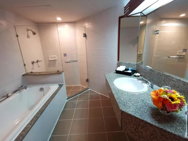 Superior, Single, Duangtawan Hotel Chiang Mai 11/13