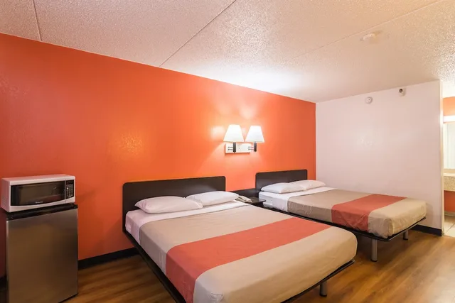 Standard, 2 Queen Beds, Motel6 Joliet, IL - I-80 3/10