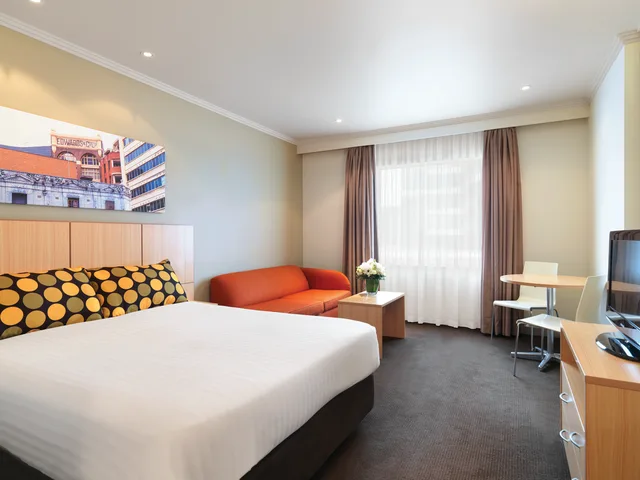 Room, Queen Bed, ibis Styles Sydney Central 1/10