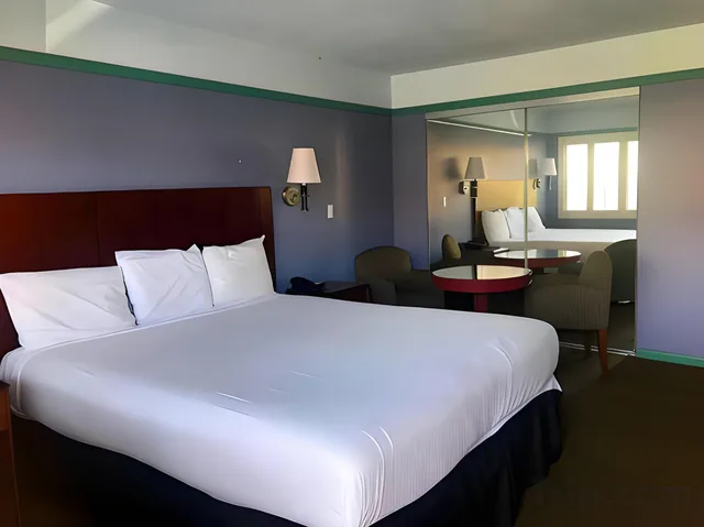 غرفة بسرير كينج، Big A Motel 1/3