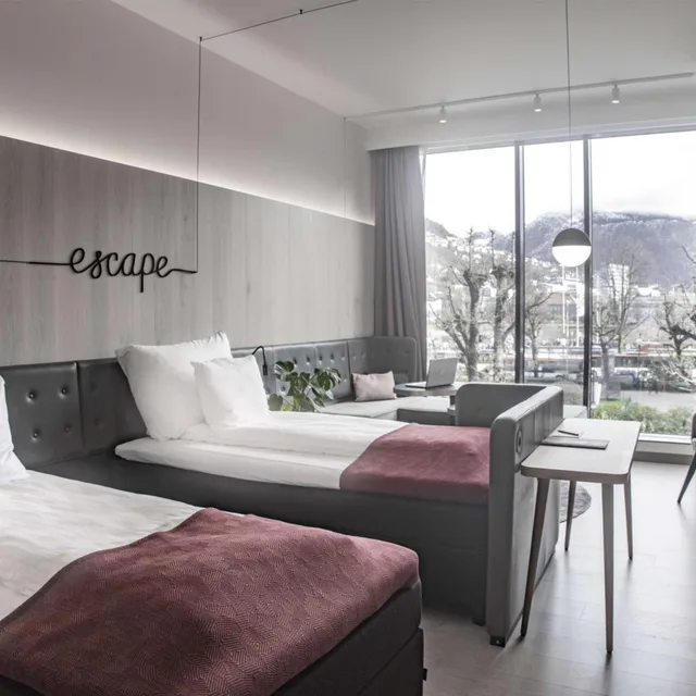 غرفة ديلوكس بسريرين منفصلين بإطلالة على المتنزه، Hotel Norge By Scandic 6/10