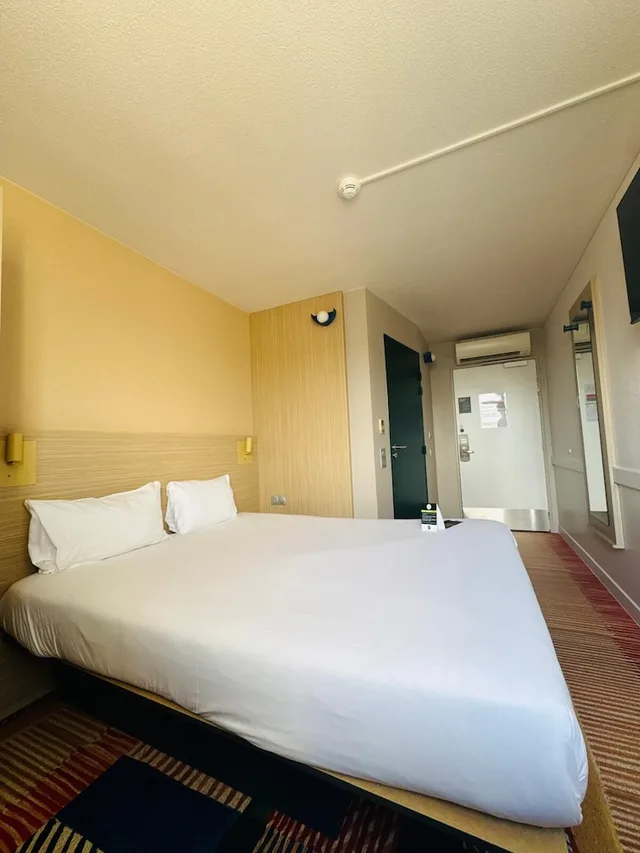 غرفة سوبيريور بسرير مزدوج، B&B HOTEL Saint Witz Roissy 2/3