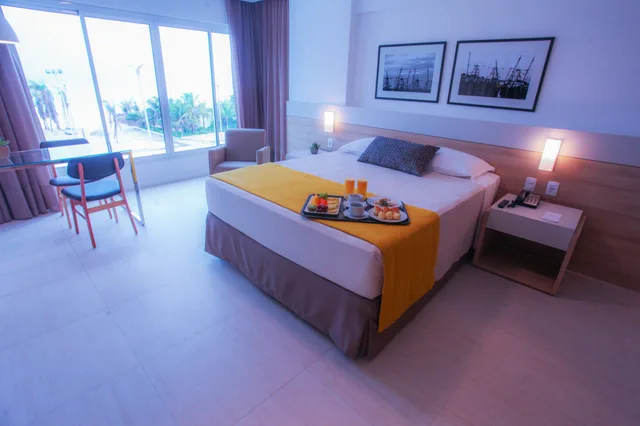غرفة بسرير مزدوج أو سريرين منفصلين بإطلالة على البحر، Gran Mareiro Hotel 1/10