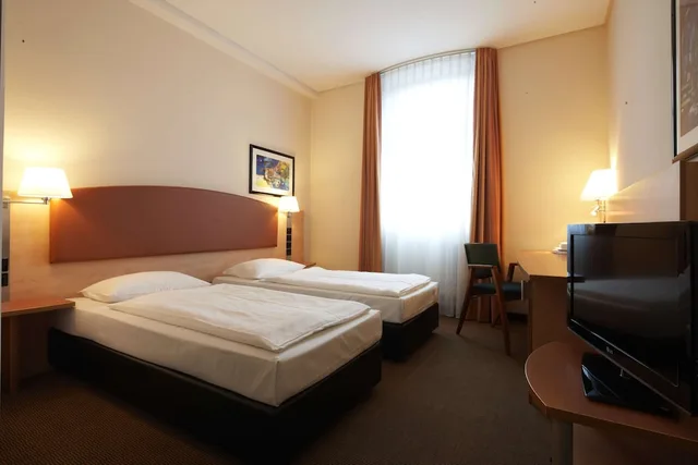 غرفة سوبيريور بسريرين منفصلين، IntercityHotel Berlin Ostbahnhof 2/5