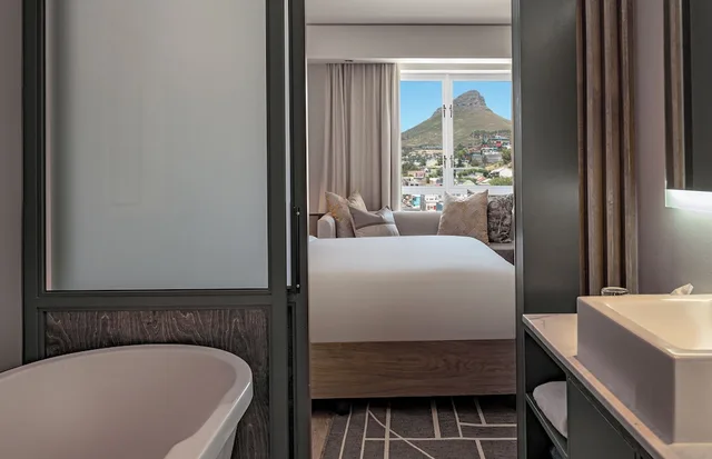 غرفة مزدوجة بسرير كينج، Hyatt Regency Cape Town 8/9