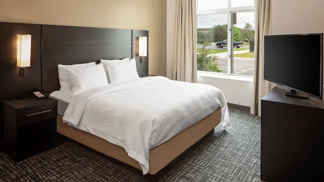 استوديو بسرير كينج مع أريكة، Residence Inn by Marriott Detroit Farmington Hills 1/5