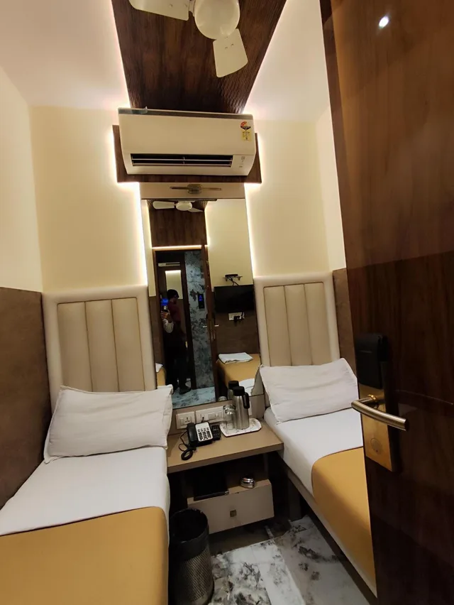 غرفة بسرير مزدوج بحمام مشترك، Oyo Rooms Mumbai Central 1/1