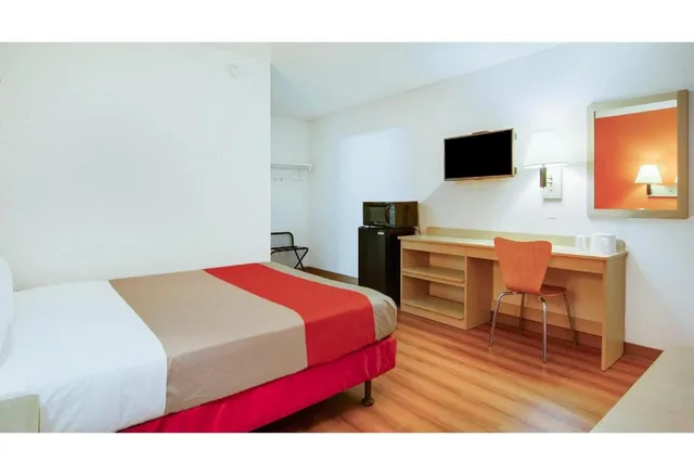 غرفة بسرير مزدوج للمدخنين لذوي الإعاقة، Motel6 Tacoma, WA - Fife 1/6