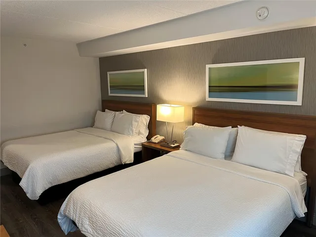 غرفة بسريرين كوين يُسمح فيها بالحيوانات الأليفة، Birchwood Inn, BW Premier Collection 1/4