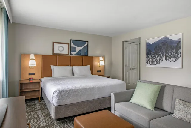 جناح استوديو بسرير كينج بحوض استحمام لذوي الإعاقة، Residence Inn Oxnard River Ridge 2/6