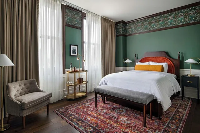 جناح تنفيذي بسرير كينج بإطلالة على المتنزه والمدينة بغرفة نوم واحدة، Hotel David Whitney, Autograph Collection 2/6