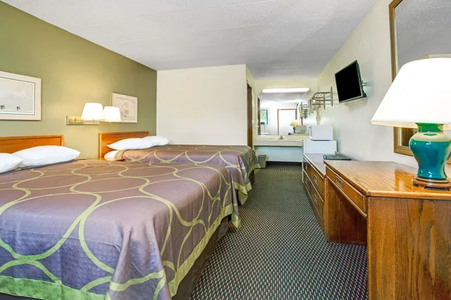 غرفة بسريرين مزدوجين، Super 8 By Wyndham Fort Mitchell Cincinnati Area 3/6