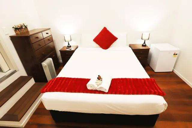 غرفة بسرير مزدوج بحمام مشترك، Aura Hotel 3/4