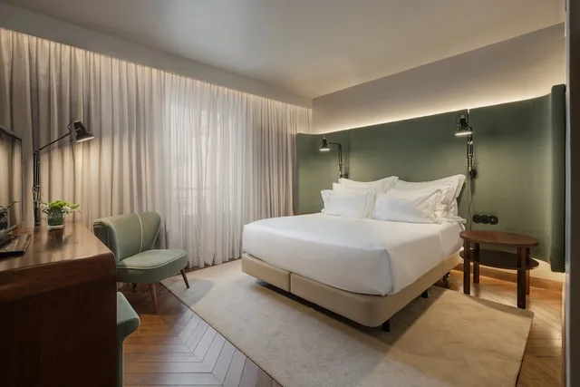 غرفة كلاسيكية بسرير مزدوج بإطلالة على المدينة، Grand Hotel Acores Atlantico 1/3
