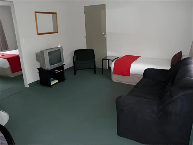 جناح عائلي، DURHAM MOTOR INN 1/1