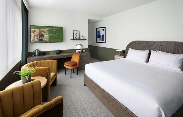 غرفة ركنية بسرير كينج، The Westley Calgary Downtown, Tapestry Collection by Hilton 2/8