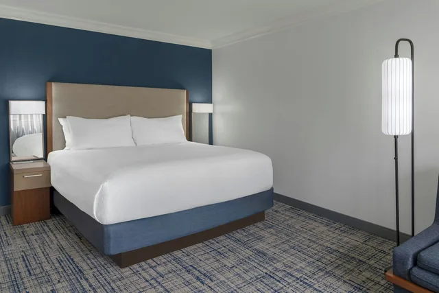 غرفة بسرير كينج مع أريكة لذوي الإعاقة، Courtyard By Marriott Palo Alto Los Altos 3/4