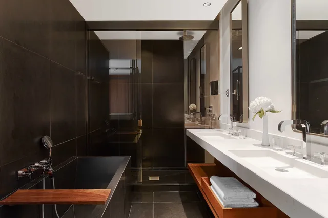 Suite, King Bed, Tower View، Le Metropolitan Paris Tour Eiffel, a Tribute Portfolio Hotel 3/3
