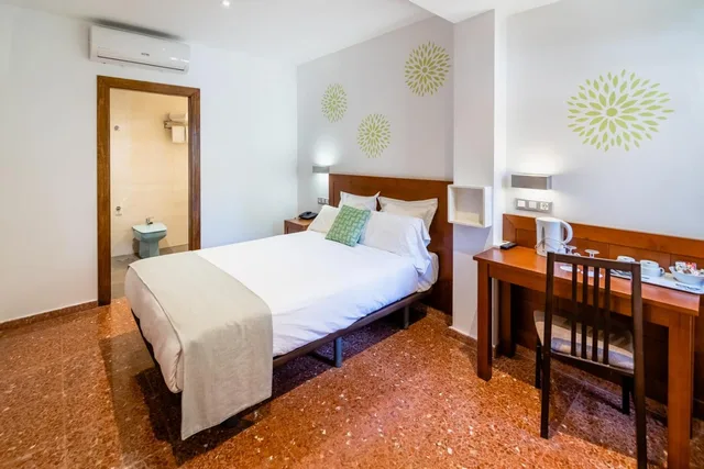 غرفة بسرير مزدوج بإطلالة في الطابق الأرضي، Hotel Riad Arruzafa 2/4