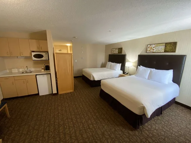 جناح بسريرين كوين وسريرين مزدوجين، Best Western Cold Lake Inn 1/9