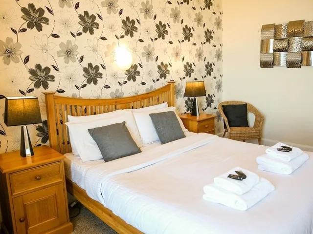 غرفة بسرير كينج بإطلالة على البحر، The Riviera Guesthouse 10/10