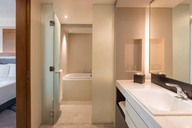 جناح بسرير كوين مع دخول الصالة، Radisson Blu Hotel Cebu 1/1