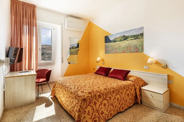 غرفة قياسية بسريرين منفصلين بإطلالة على المدينة، Hotel Minerva 9/10