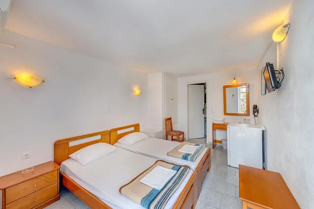 غرفة قياسية بسرير مزدوج، Maki S Place 3/3