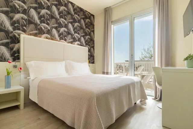 جناح، Hotel Gemma 5/10