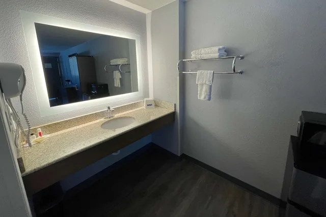 غرفة بسريرين كوين، Travelodge by Wyndham Charles Town / Harpers Ferry 4/4