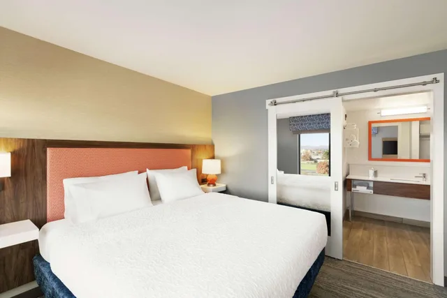 جناح استوديو بسرير كينج مع أريكة لذوي الإعاقة، Hampton Inn and Suites Olean 1/5