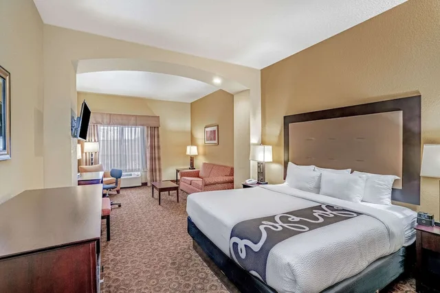 جناح ديلوكس بسرير كينج لذوي الإعاقة، La Quinta Inn & Suites by Wyndham Vicksburg 3/4