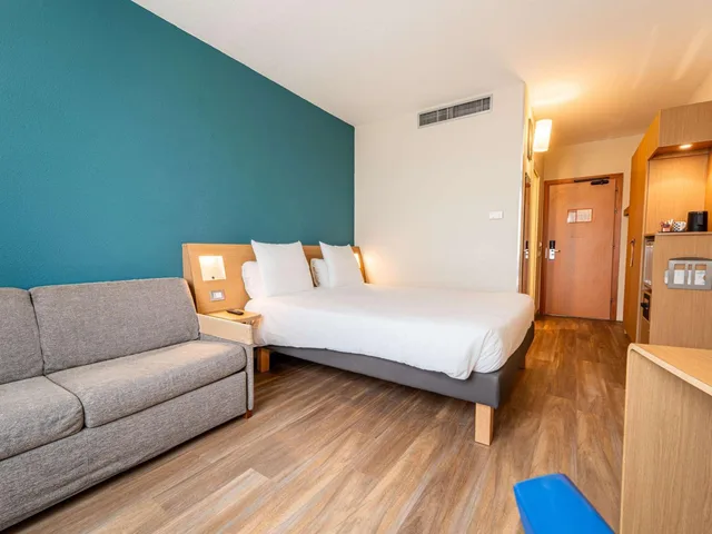 Superior, Double Bed, Sofa, Novotel Roma Est 9/10