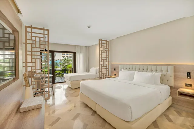 Family Suite, King Bed, 2 Sofa, Steigenberger ALDAU Beach Hotel 1/2
