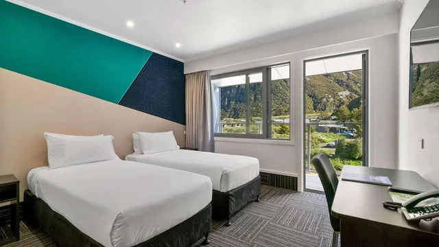 Lodge, King and Twin Beds, Village View, Mt Cook Lodge and Motel 1/3