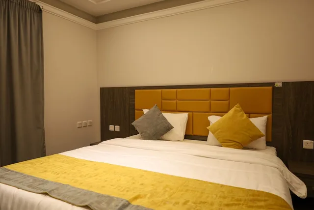 غرفة قياسية بسرير كينج، مومنتس ليفنج قرطبة(Tura Residence Qurtoba) 1/8