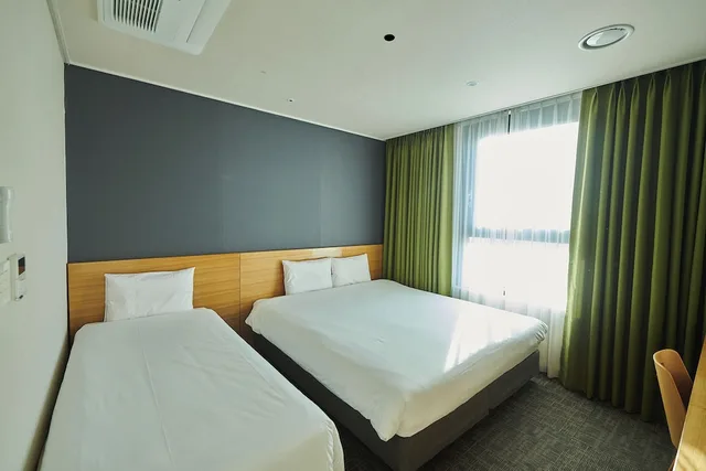 غرفة عائلية بسرير مزدوج وسرير فردي، Dormy Inn EXPRESS SEOUL Insadong 1/3
