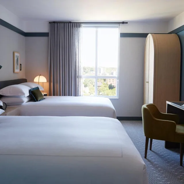 Room, 2 Queen Beds, Executive Level، Kimpton Saint George Hotel 2/9