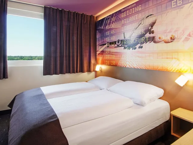 Room, French Bed، B B Hotel Frankfurt Airport 2/6