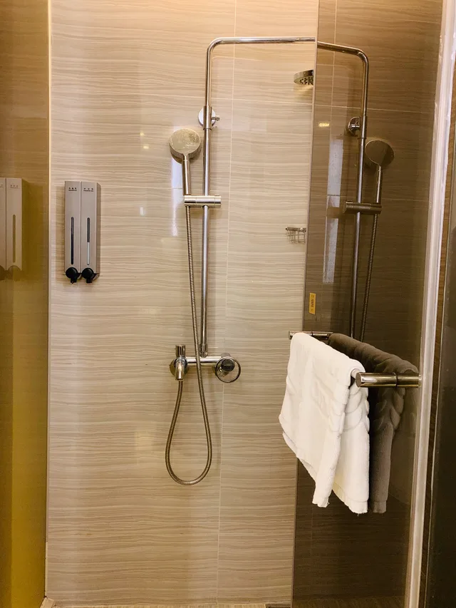 غرفة ديلوكس رباعية، City Suites Kaohsiung Chenai 2/2