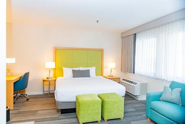 Junior Suite, King Bed, The Inn at Longwood Medical 3/10