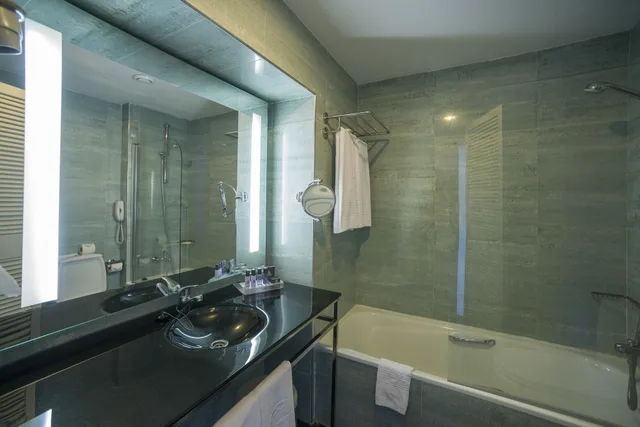 Senior, Suite, Twin Beds, Sea View, Sofa، Vila Gale Ampalius 8/10