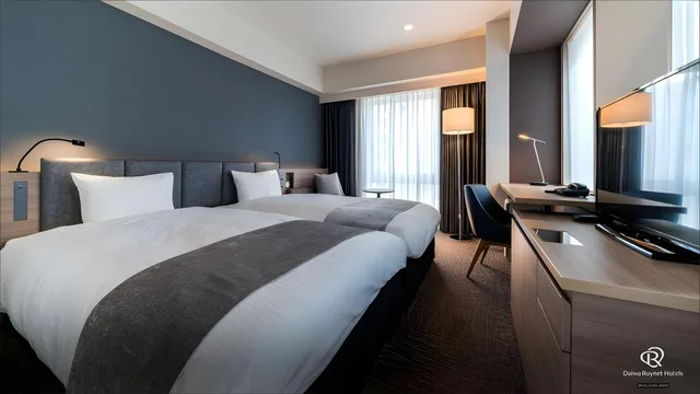 غرفة قياسية ثلاثية بسريرين منفصلين للمدخنين، Daiwa Roynet Hotel Chiba-Chuo 1/1