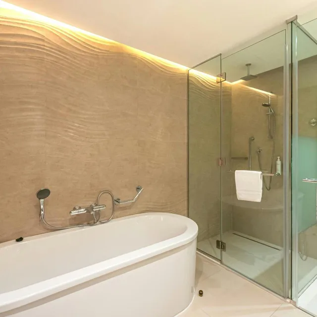 Junior Suite, King Bed, Courtyard By Marriott Al Barsha Dubai 8/8