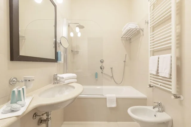 غرفة بسرير كوين، Villa Rosa Hotel 2/2