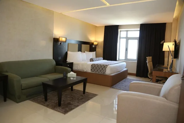 جناح بجاكوزي، Olive Tree Hotel 7/10