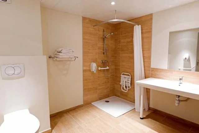 غرفة بسريرين منفصلين، Hotel Saint Etienne 5/6