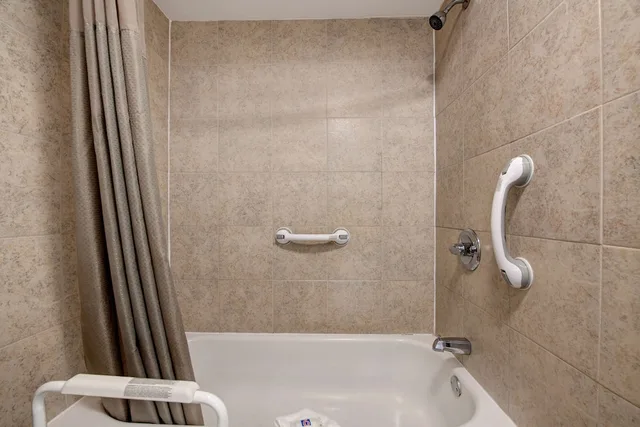 غرفة قياسية بسريرين كوين لذوي الإعاقة، Motel6 Sulphur Springs, TX 4/4