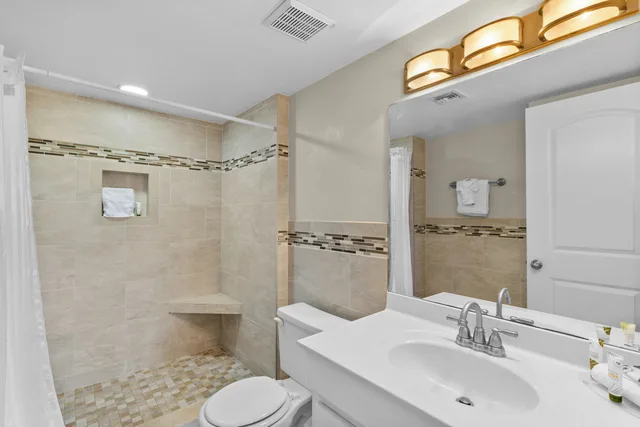 Standard One Bedroom Ocean View Suite, Ocean Pointe Suites Hotel 4/5